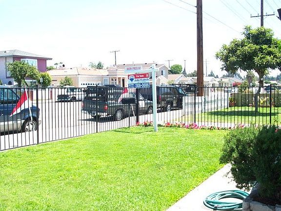 Appealing front yard