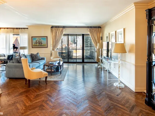 425 East 58th Street image 2 of 11