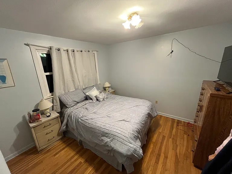 Main bedroom.