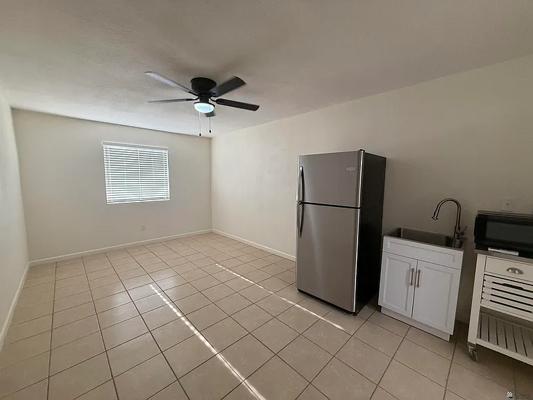 723 N Musgrove Ave #B — Photo 2