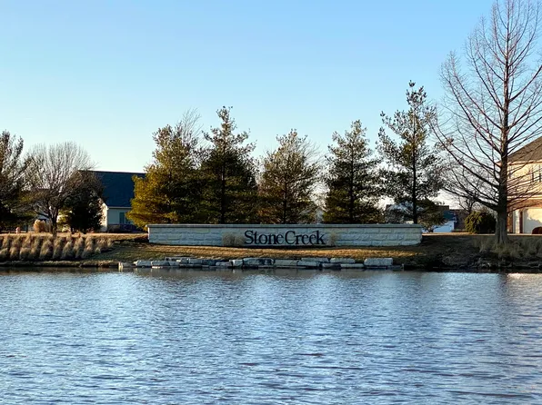 1809 S Stone Creek Blvd, Urbana, IL 61802