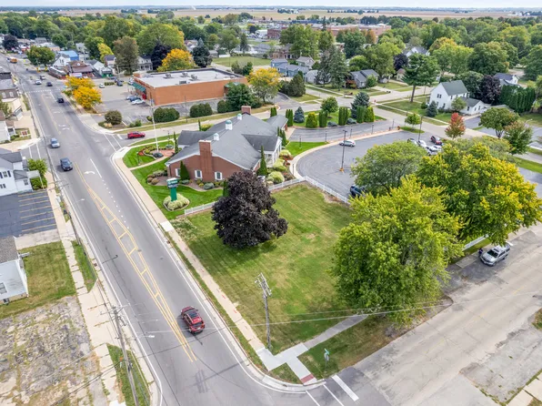 122 W Church St, Sandwich, IL 60548