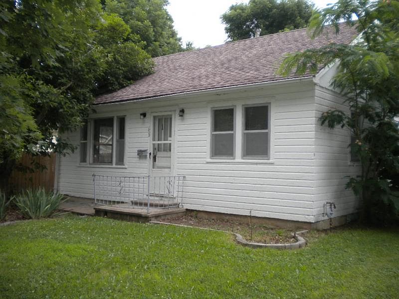 1st image of 1609 S Quincy Ave