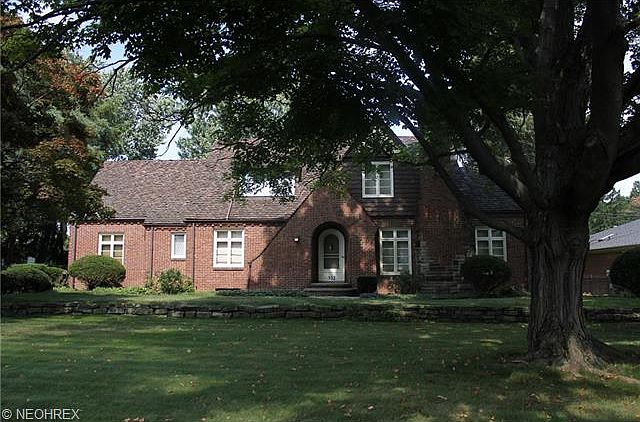 1st image of 532 Fairway Dr NE
