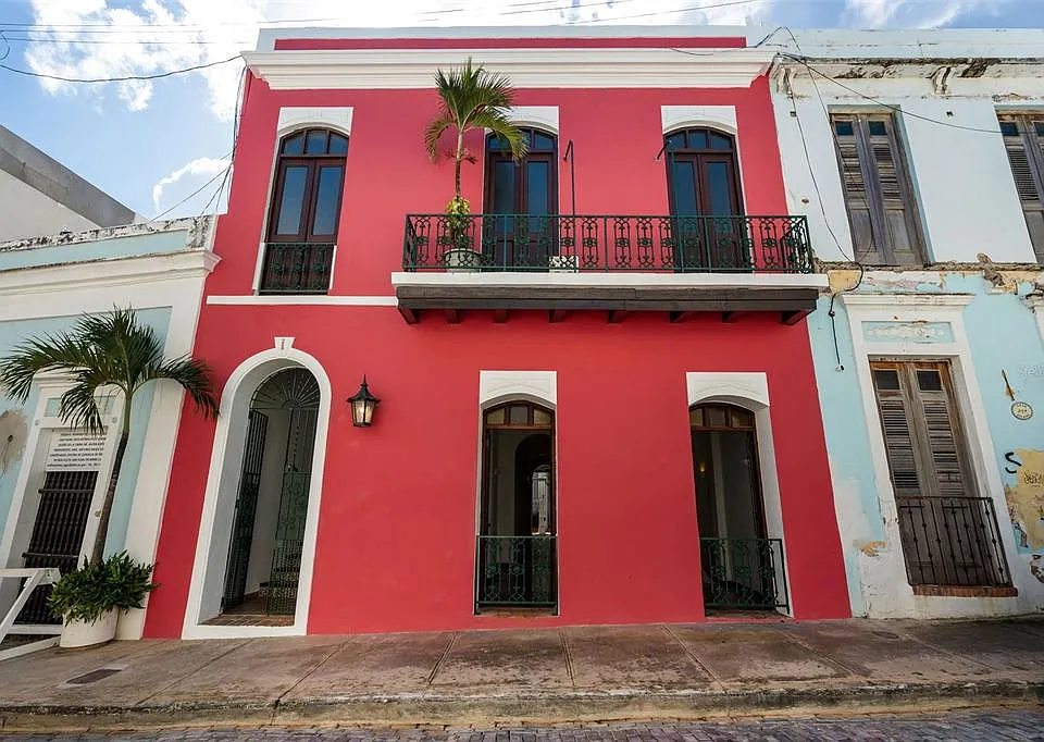 256 Calle San Sebastian #1