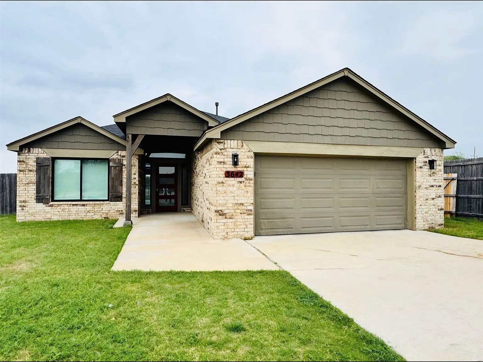 3 bed, 1709 sqft, $2,075 — Photo 1
