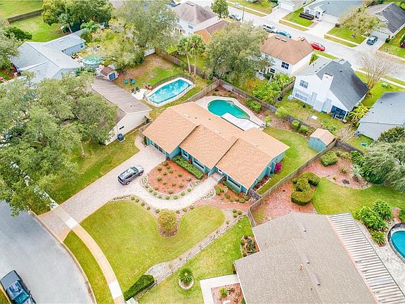 3rd image of 168 Morning Glory Dr