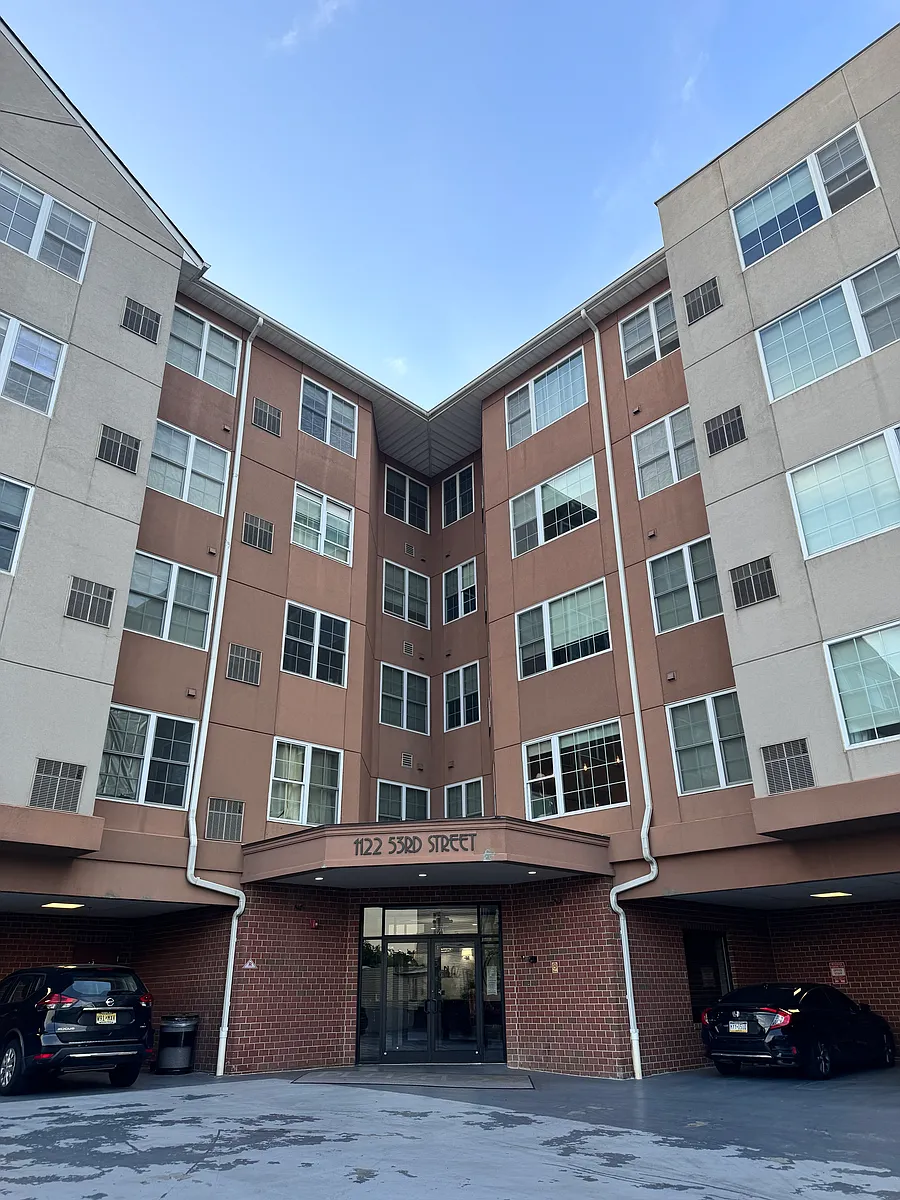 Building Photo - 1121 53rd St #16