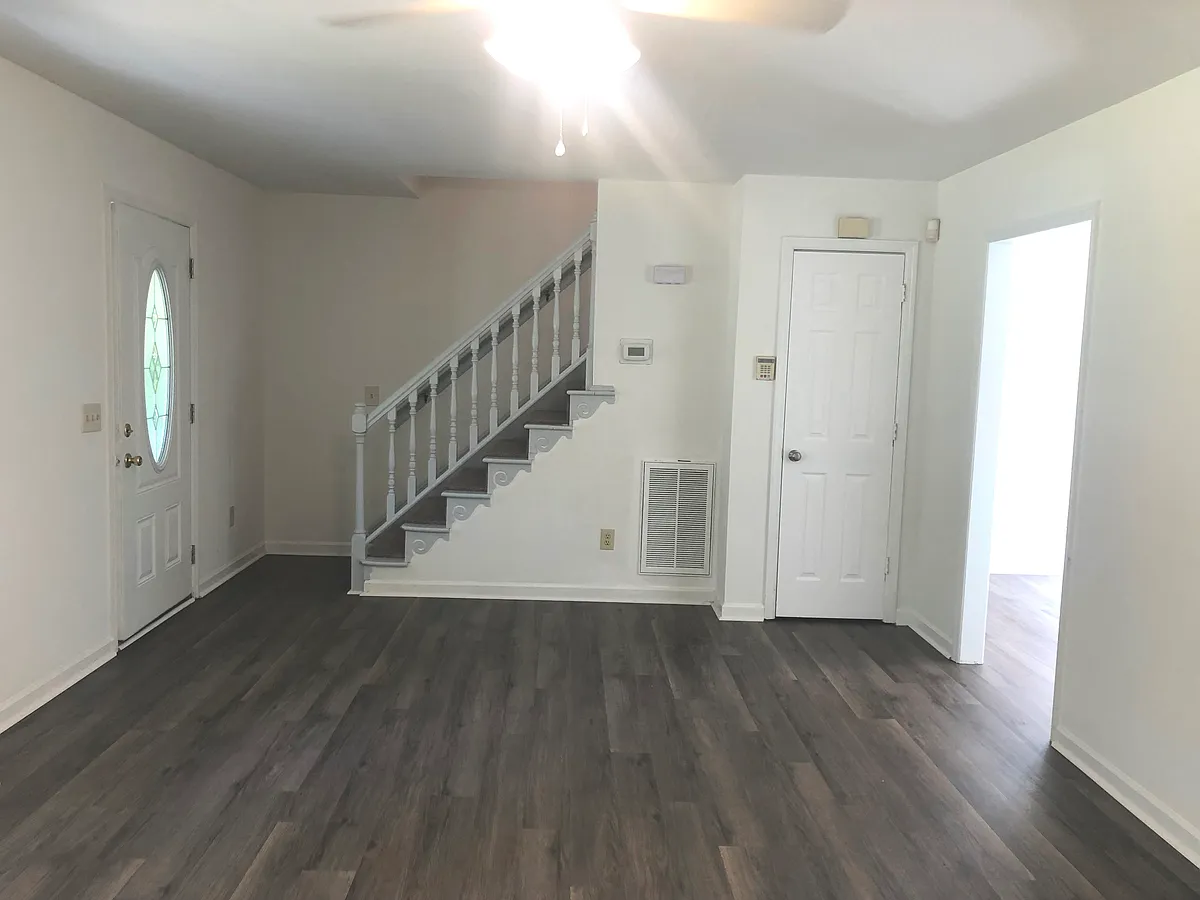 Building Photo - 712 Kimpton Ct