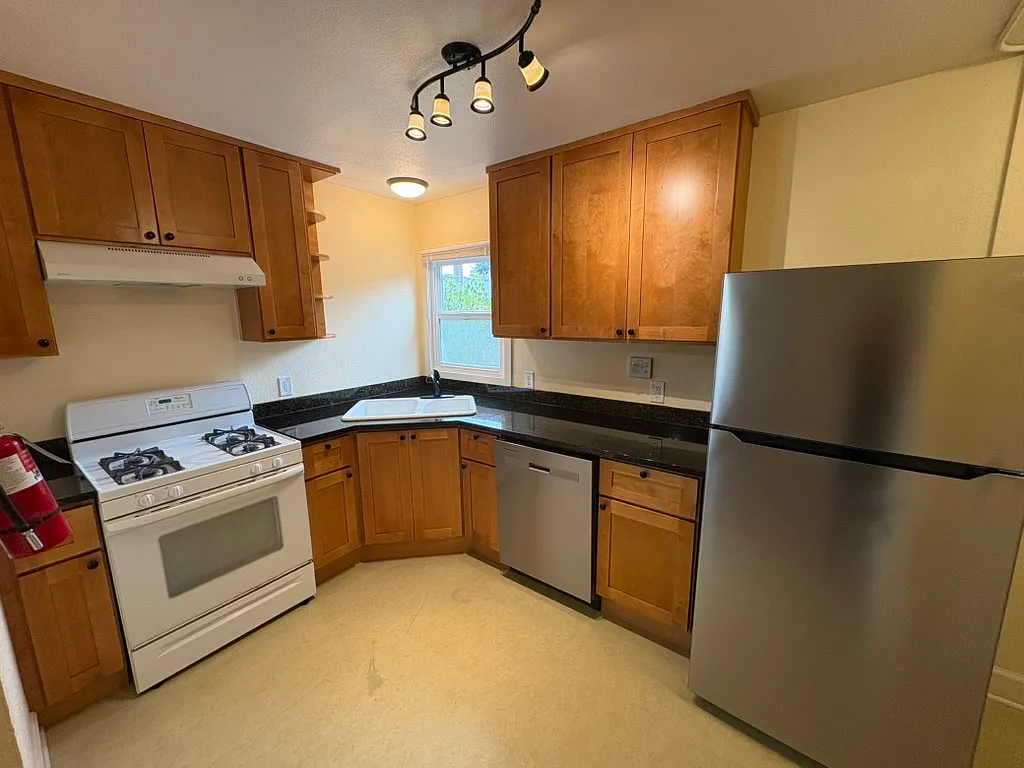 OR - 4701, 4703, 4705, 4711 NE 55th Ave - KF - 4701 — Photo 4