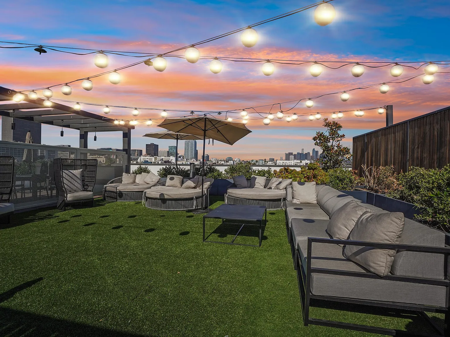 Kara Apartment in Koreatown — Photo 2