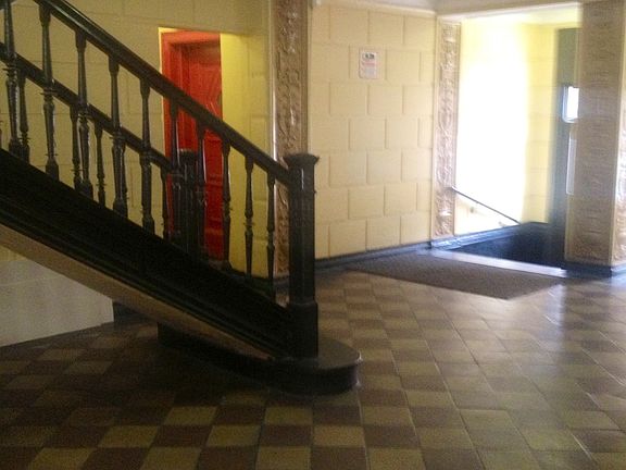 4th image of 170 E 17th St APT D4
