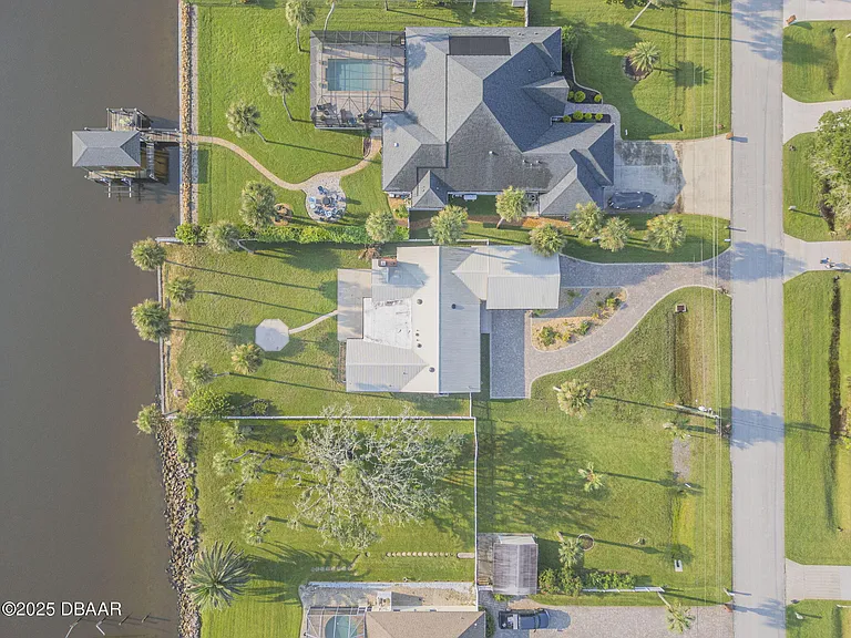 450 Lambert Ave — Photo 39