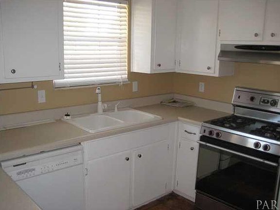 5th image of 3202 Swan Ln