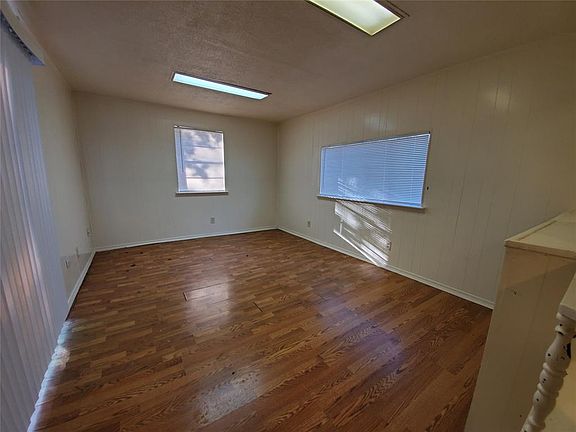 5th image of 4307 Alicia Ln