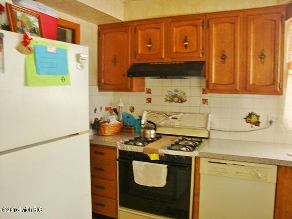 5th image of 3518 Senora Ave SE
