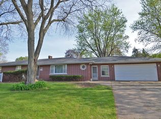 2400 11th St, Peru, IL 61354