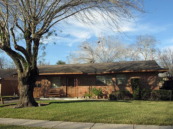 2nd image of 4002 Rosebud Dr