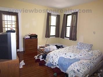 4th image of 221 Chestnut Hill Ave #C2
