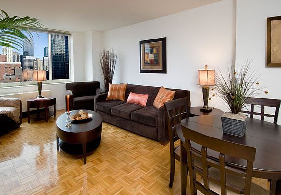 3rd image of 250 W 50th St APT 21L