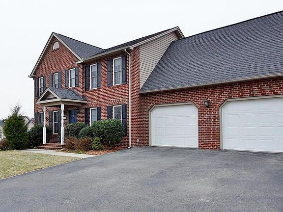 2nd image of 2802 Chateau Ct