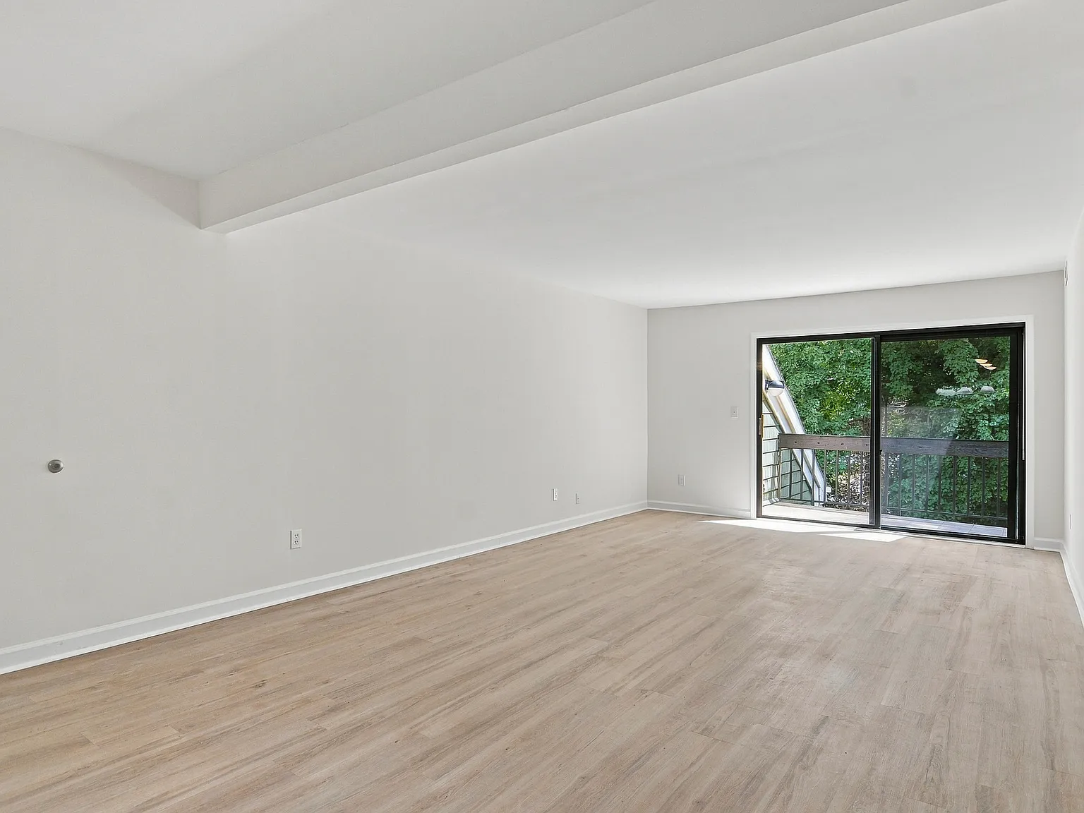 2 bed, 1119 sqft, $1,380 — Photo 2