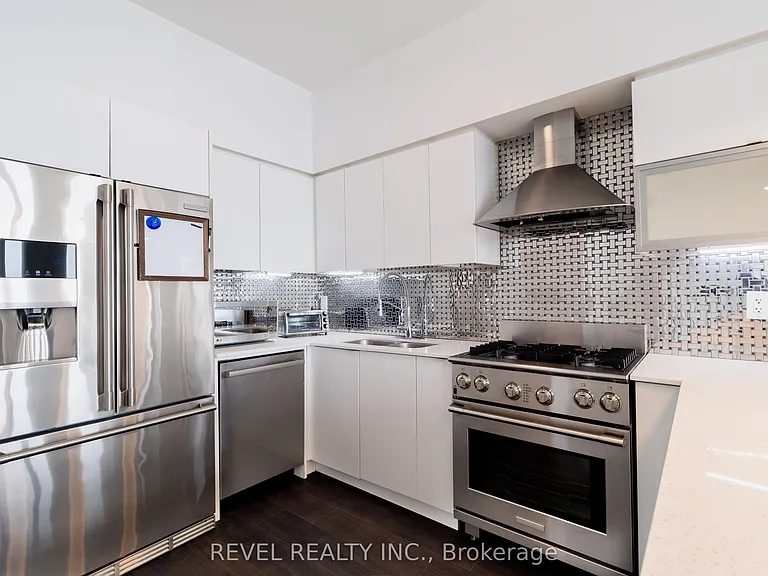 150 E Liberty St #Penthouse 3 — Photo 12