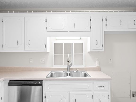 4th image of 2842 Teakwood Dr