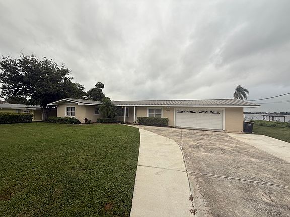 2nd image of 3430 SE Lakeview Dr