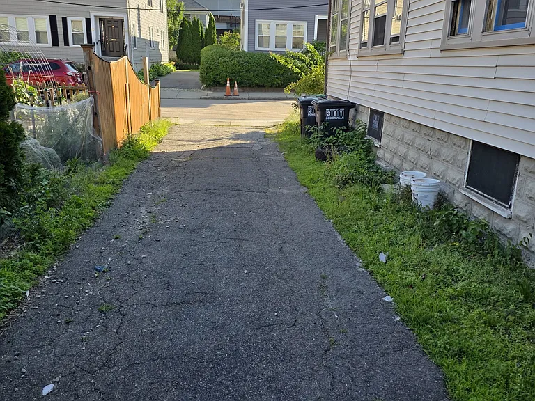 11 Governor Winthrop Rd — Photo 10