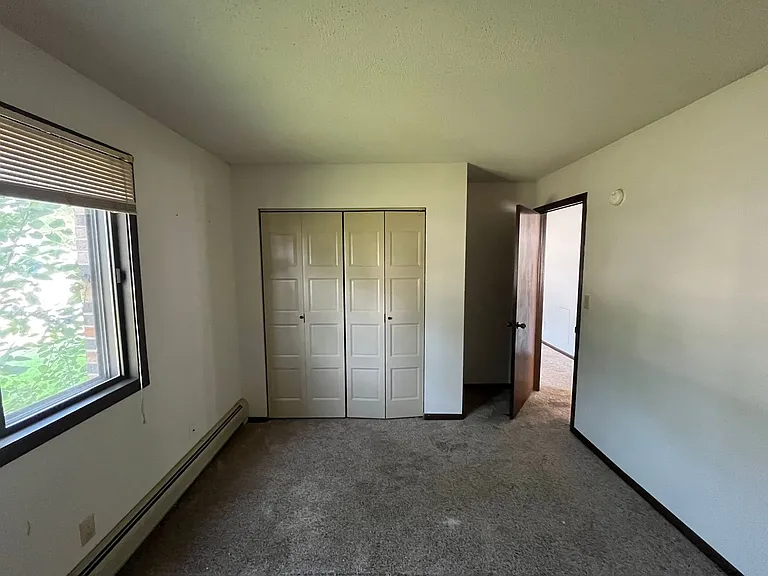 Summerview - 415 E Luverne St — Photo 8