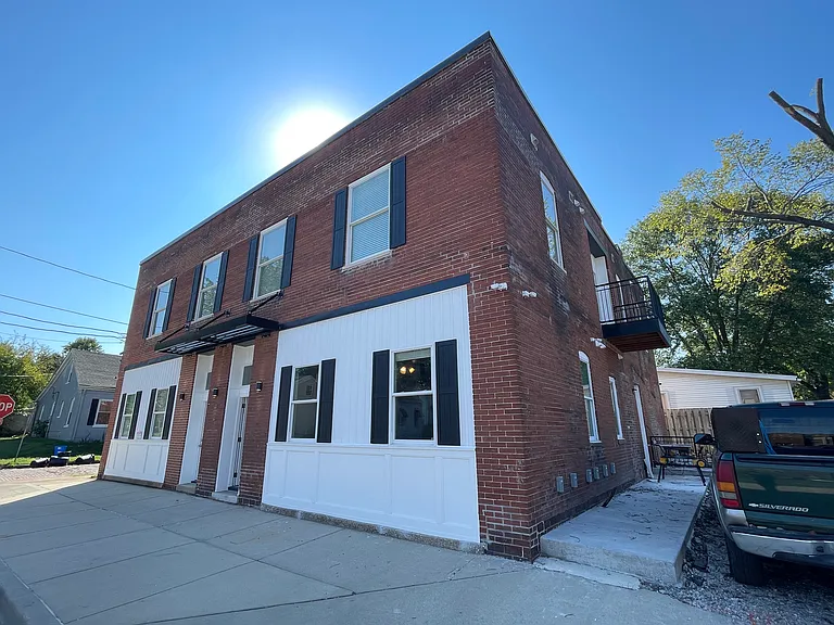 401 Walnut St #6 — Photo 2