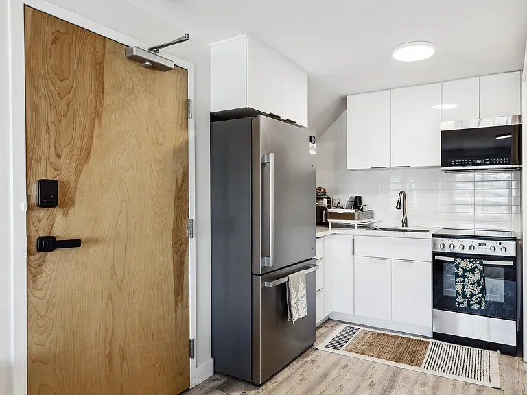150A Josiah Ave — Photo 6