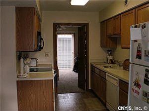 4th image of 408 Summerhaven Dr N