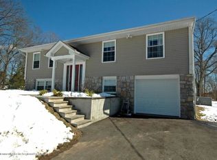 61 Yellow Meetinghouse Rd, Cream Ridge, NJ 08514