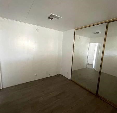 5th image of 5580 E Carey Ave