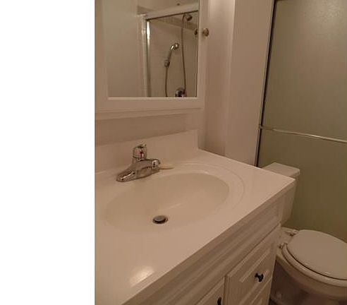 4th image of 1260 Iroquois Ave