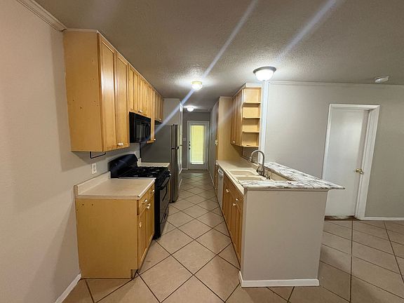 3rd image of 704 Osage Dr #704B