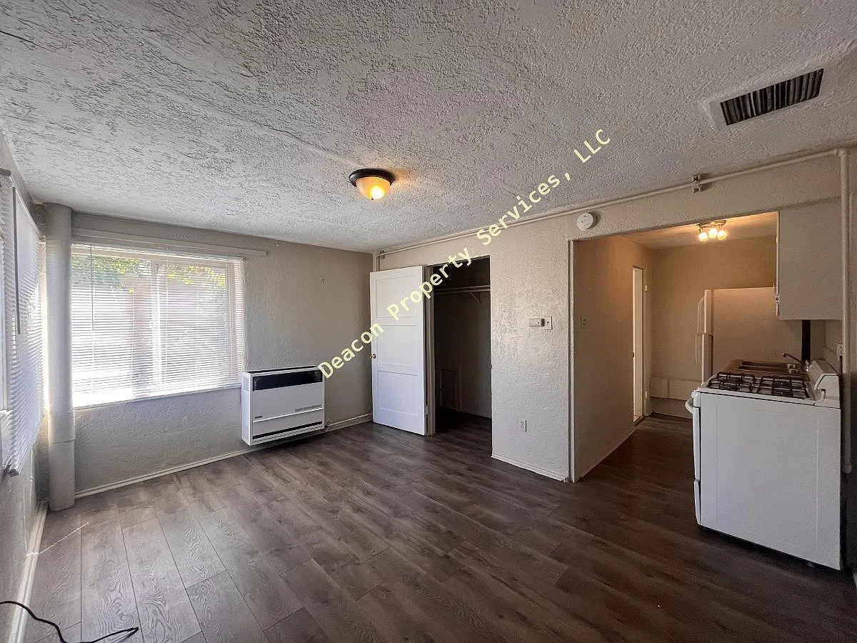 1211 Copper Ave NE - Studio Near UNM w/ All Utilities Included! — Photo 4