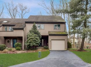 6 Thomas Trl, Morristown, NJ 07960