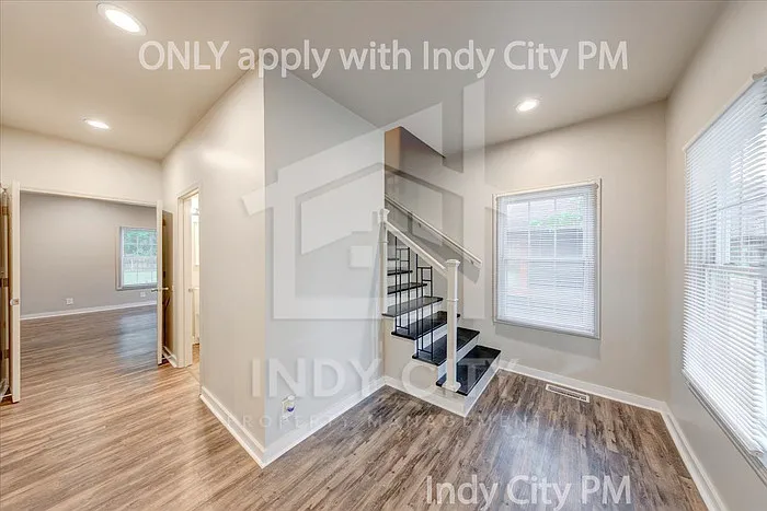 117 N Riley Ave — Photo 6