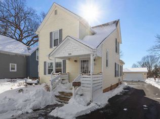 326 W Division St, Manteno, IL 60950