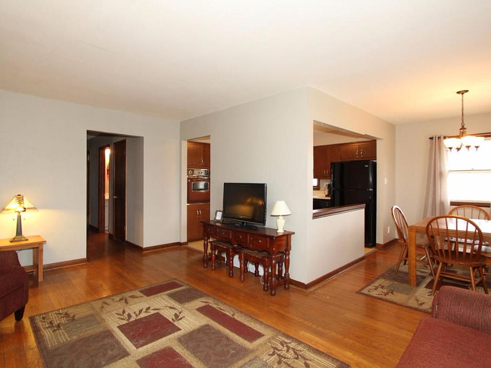 1st image of 2524 E Armour Ave