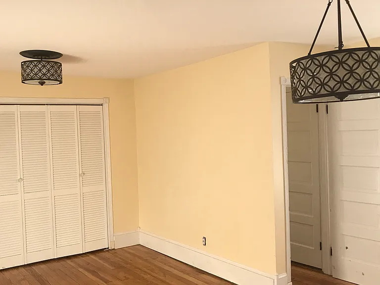 825 E Washington Ave — Photo 8