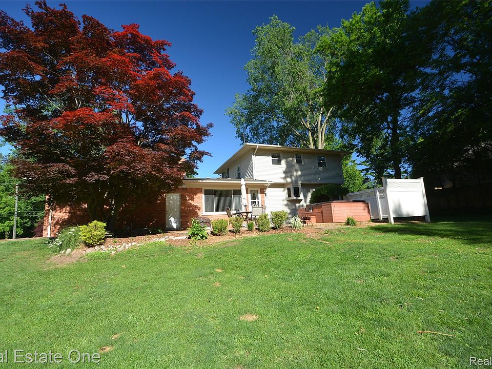 1st image of 615 Willard Ave