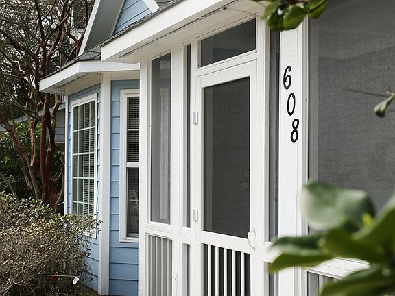 New screened porch