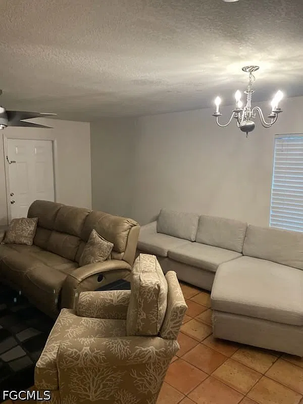 3 bed, 2.0 bath, 1564 sqft, $1,750 — Photo 2