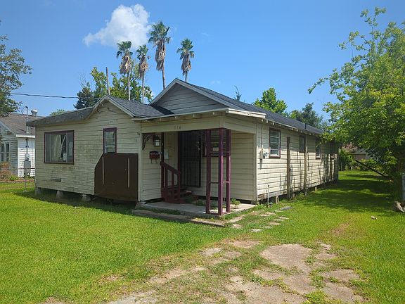2nd image of 816 W 18th St