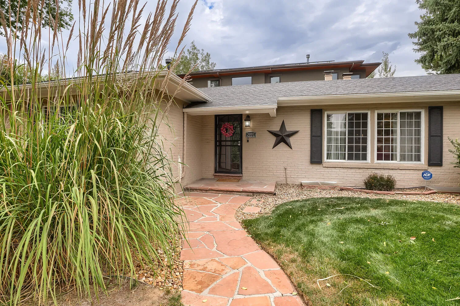 4 bed, 2886 sqft, $5,000 — Photo 1