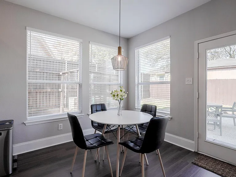 2808 Wales Ct — Photo 12